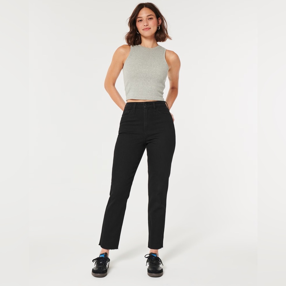 Hollister Curvy Ultra High Rise Mom Jeans Black 26W